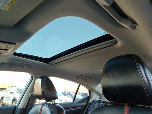 Used 2021 Nissan Sentra SR w/ SR Premium Package image 16