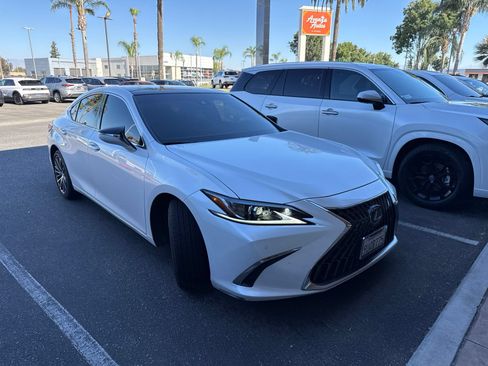 Certified 2025 Lexus ES 350 w/ Premium Package FWD image 1