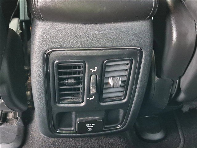 Used 2019 Jeep Grand Cherokee Altitude RWD image 17