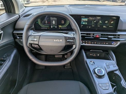 New 2027 Kia Sportage S FWD image 17