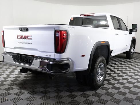 New 2026 GMC Sierra 3500 SLT w/ SLT Convenience Package image 5