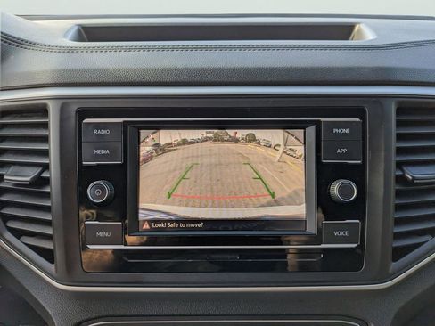Certified 2022 Volkswagen Atlas Cross Sport SE FWD image 21