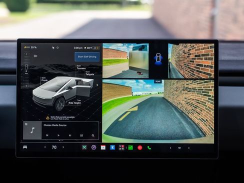 Used 2026 Tesla Cybertruck Cyberbeast AWD/4WD image 39
