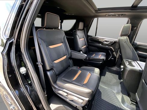 Used 2024 GMC Yukon AT4 w/ AT4 Premium Package AWD/4WD image 19