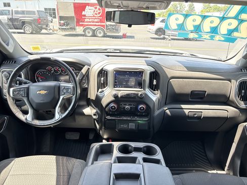 Used 2021 Chevrolet Silverado 1500 LT AWD/4WD image 20