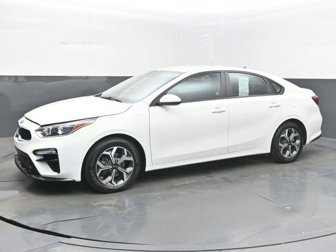 Used 2021 Kia Forte LXS FWD image 4