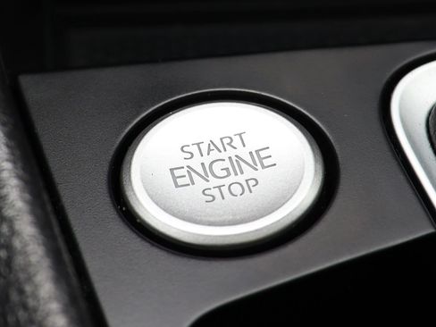 Used 2025 Volkswagen Jetta SE FWD image 53