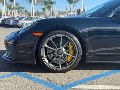 Used 2018 Porsche 911 GT3 RWD image 9