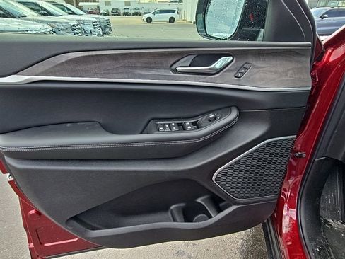 New 2026 Jeep Grand Cherokee L Limited image 8