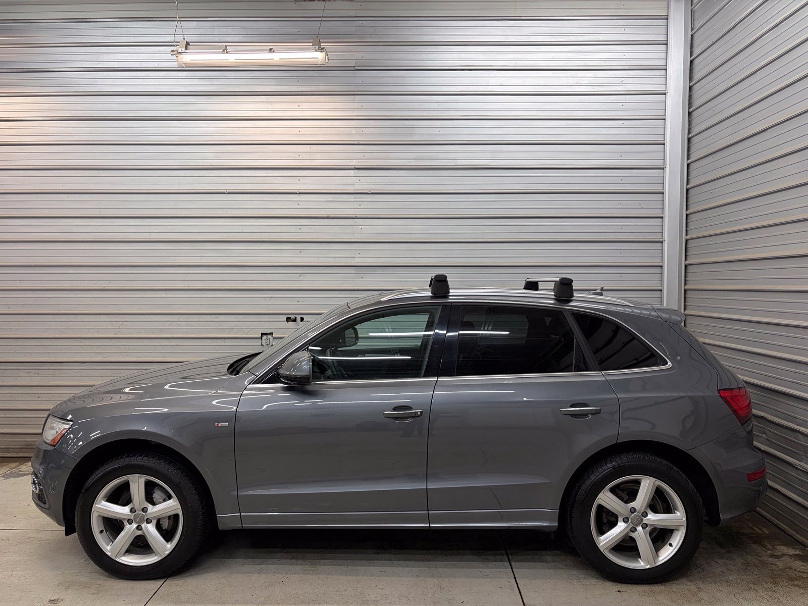 Used 2017 Audi Q5 2.0T Premium Plus w/ Technology Package AWD/4WD image 6