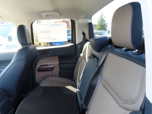 New 2026 Ford Maverick Lariat image 17