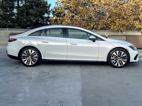 Used 2023 Mercedes-Benz EQE 500 4MATIC Sedan image 9