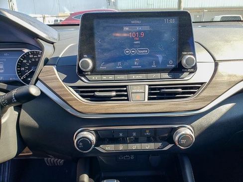 Used 2023 Nissan Altima 2.5 SV image 13