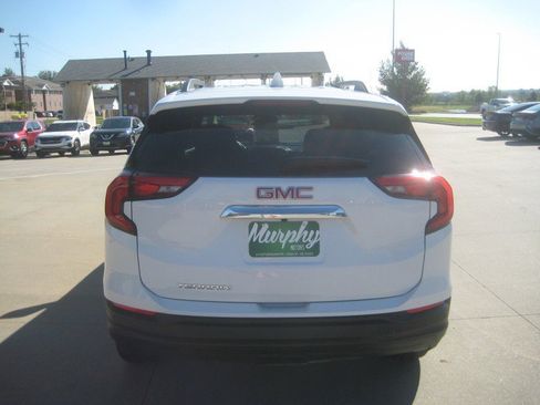 Used 2021 GMC Terrain SLE w/ Driver Convenience Package image 6