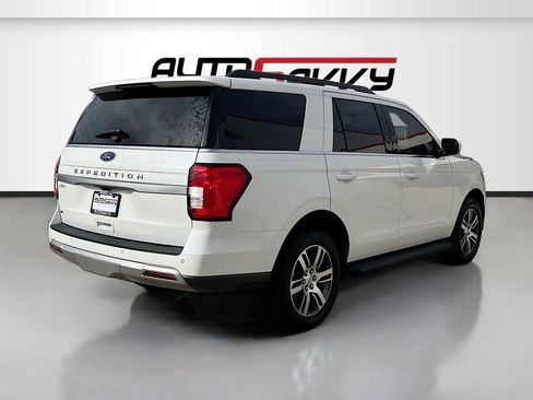 Used 2024 Ford Expedition XLT RWD image 7
