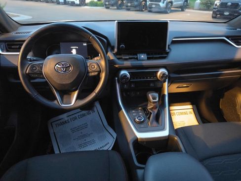 Used 2025 Toyota RAV4 SE AWD/4WD image 22