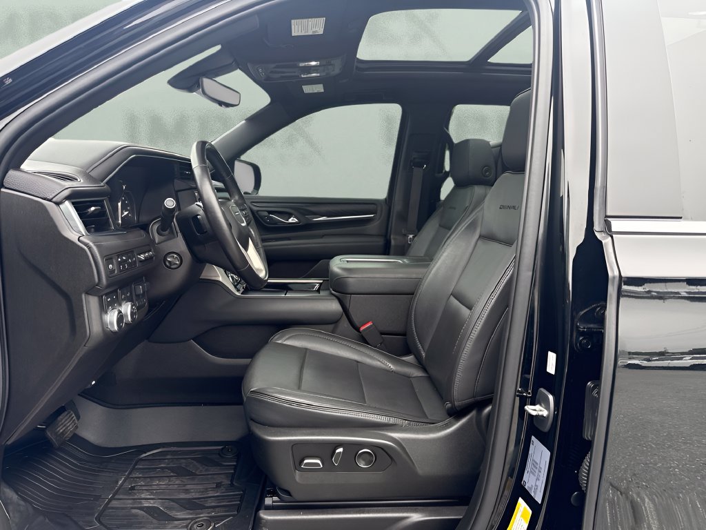 Used 2021 GMC Yukon Denali w/ Denali Ultimate Package AWD/4WD image 9