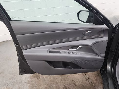 Used 2025 Hyundai Elantra SEL FWD image 9