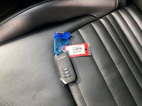 Used 2023 Kia Sportage SX Prestige image 31