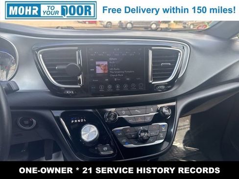 Used 2018 Chrysler Pacifica Touring-L w/ Premium Audio Group image 17