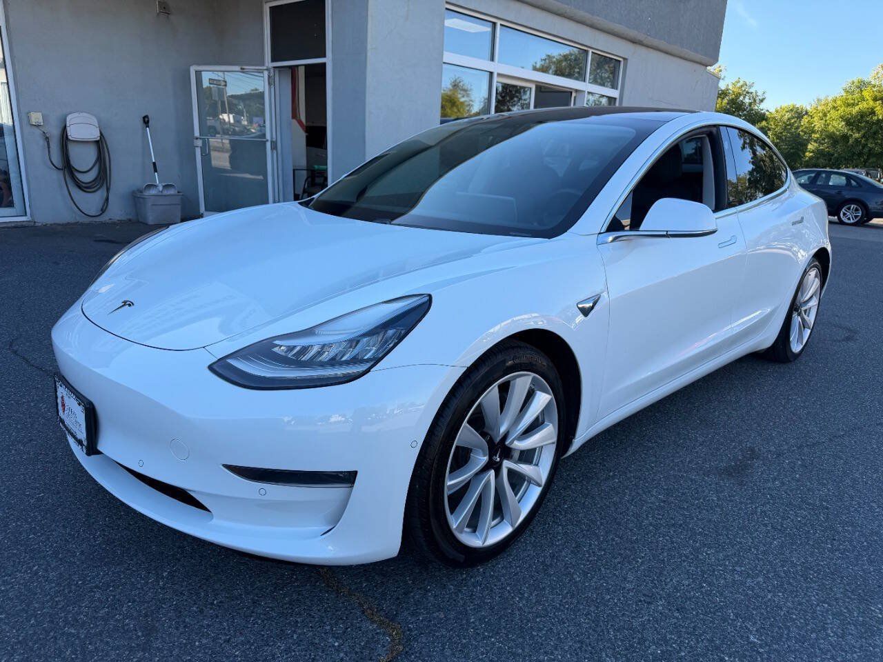 Used 2018 Tesla Model 3 Long Range AWD/4WD image 3
