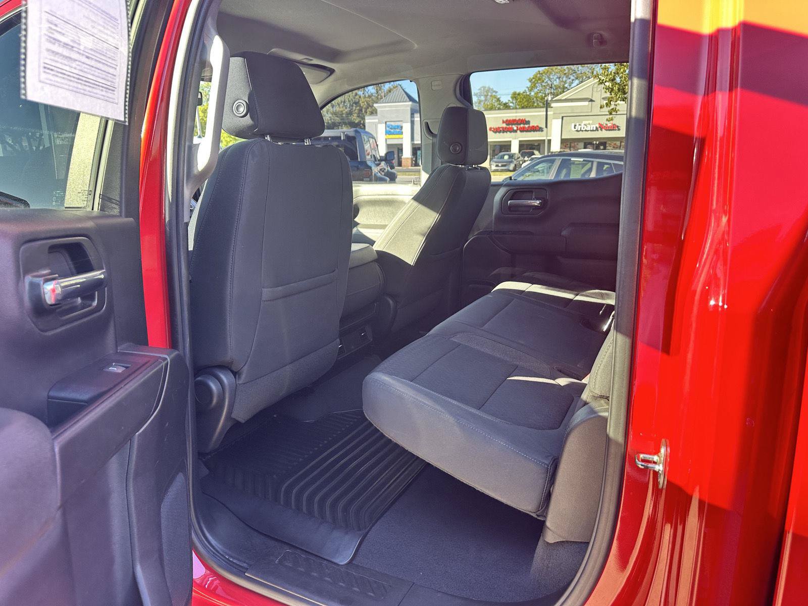 Used 2019 Chevrolet Silverado 1500 LT AWD/4WD image 17