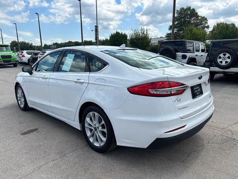 Used 2019 Ford Fusion SE FWD image 5