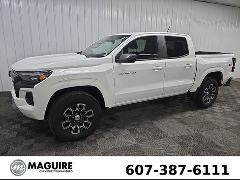 Used 2025 Chevrolet Colorado Z71 AWD/4WD image 6