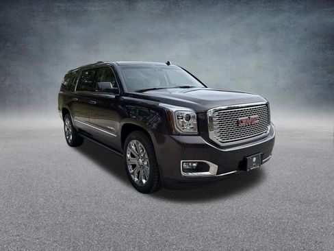 Used 2015 GMC Yukon XL Denali w/ Touring Package image 8