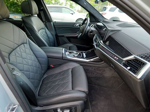Used 2024 BMW X7 xDrive40i w/ M Sport Package AWD/4WD image 41