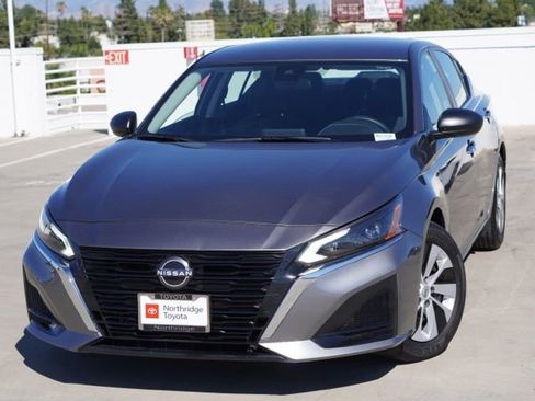Used 2024 Nissan Altima 2.5 S FWD image 4