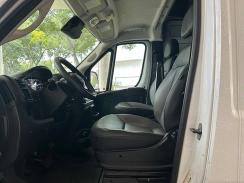 Used 2025 RAM ProMaster 2500 w/ Convenience Group FWD image 6