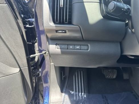 Used 2023 Nissan Pathfinder SL FWD image 26