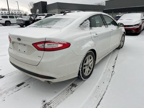 Used 2014 Ford Fusion SE image 4