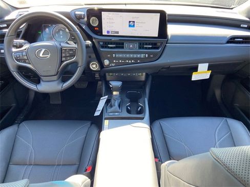 New 2025 Lexus ES 300h w/ Luxury Package image 11