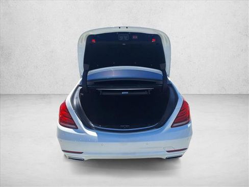 Used 2017 Mercedes-Benz S 550 Sedan w/ Premium Package image 17