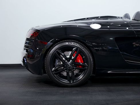 Used 2015 Audi R8 V10 w/ Full Leather Package image 11