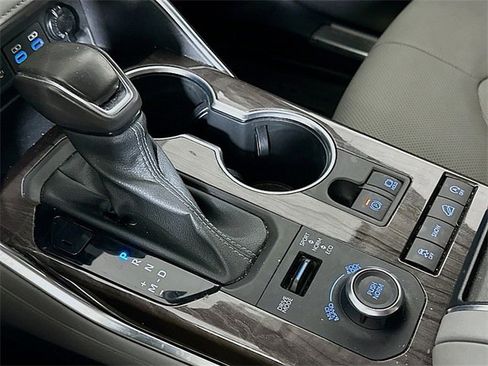 Used 2022 Toyota Highlander Platinum image 19