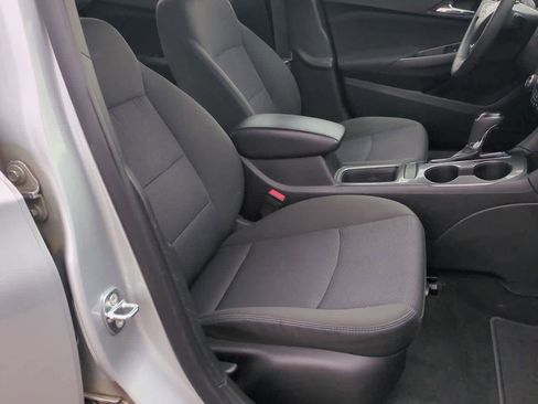 Used 2018 Chevrolet Cruze LT w/ Convenience Package image 20