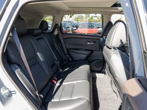 Used 2023 Nissan Rogue SL w/ SL Premium Package FWD image 23