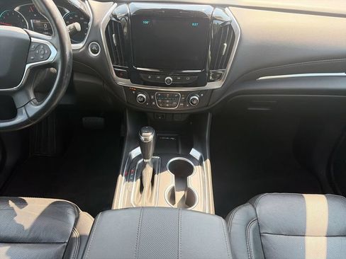 Used 2019 Chevrolet Traverse Premier w/ Driver Confidence II Package FWD image 12