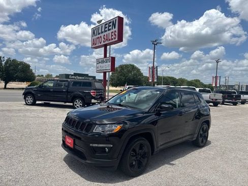 Used 2019 Jeep Compass Latitude FWD image 2