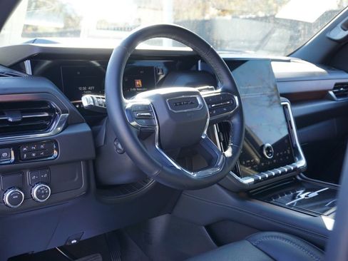 Used 2025 GMC Yukon Denali image 10