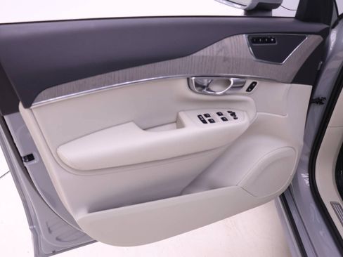 Certified 2025 Volvo XC90 T8 Plus w/ Protection Package Premier AWD/4WD image 12