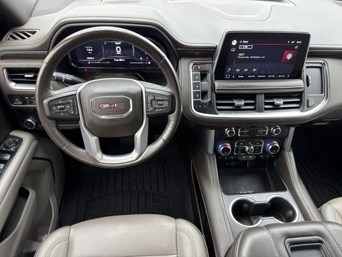 Used 2022 GMC Yukon SLT w/ SLT Premium Package image 17