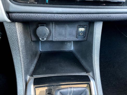 Used 2017 Toyota Corolla LE FWD image 14