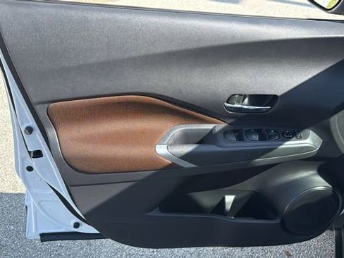 Used 2023 Nissan Kicks SR FWD image 17