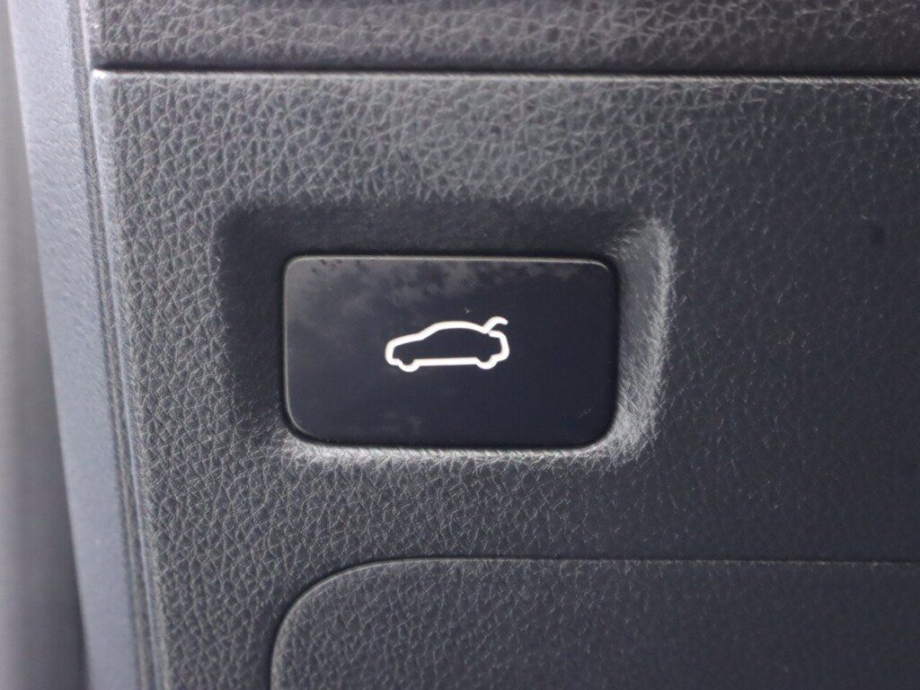 Used 2021 Kia K5 GT-Line AWD/4WD image 11