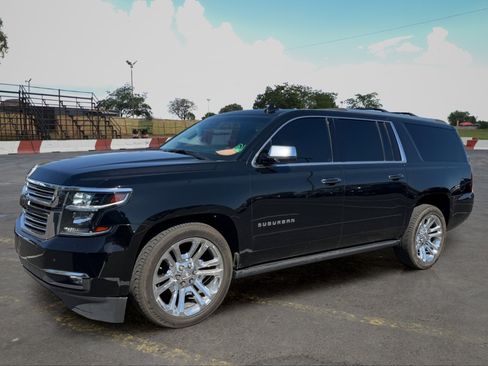 Used 2019 Chevrolet Suburban Premier w/ Premier Plus Edition AWD/4WD image 5