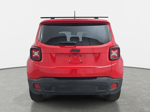 Used 2015 Jeep Renegade Latitude image 4